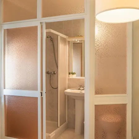 Avenue Guest house Ferrel (Leiria)