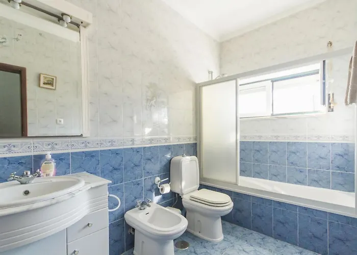 Avenue בית הארחה פרל